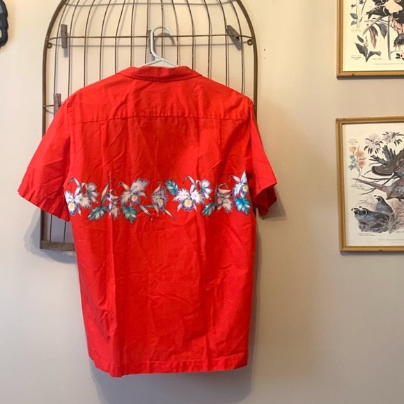 Malihini Hawaii Red Button Down Shirt - Picture 5 of 5